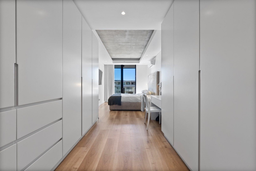 2 Bedroom Property for Sale in Sea Point Western Cape